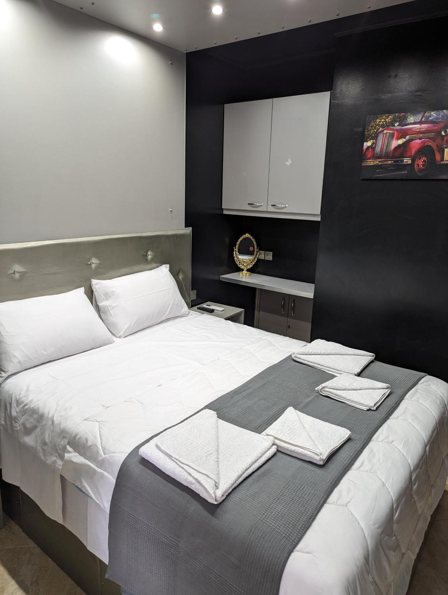 Modern Quiet Luxury Apartment Patra Exteriör bild