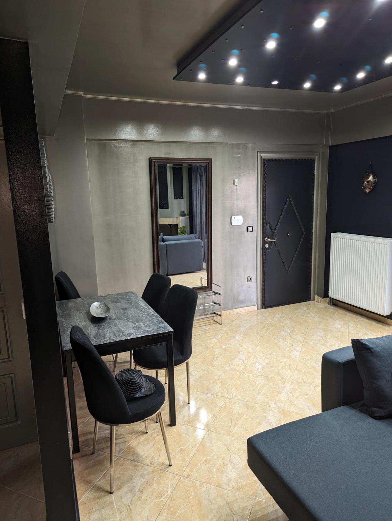 Modern Quiet Luxury Apartment Patra Exteriör bild